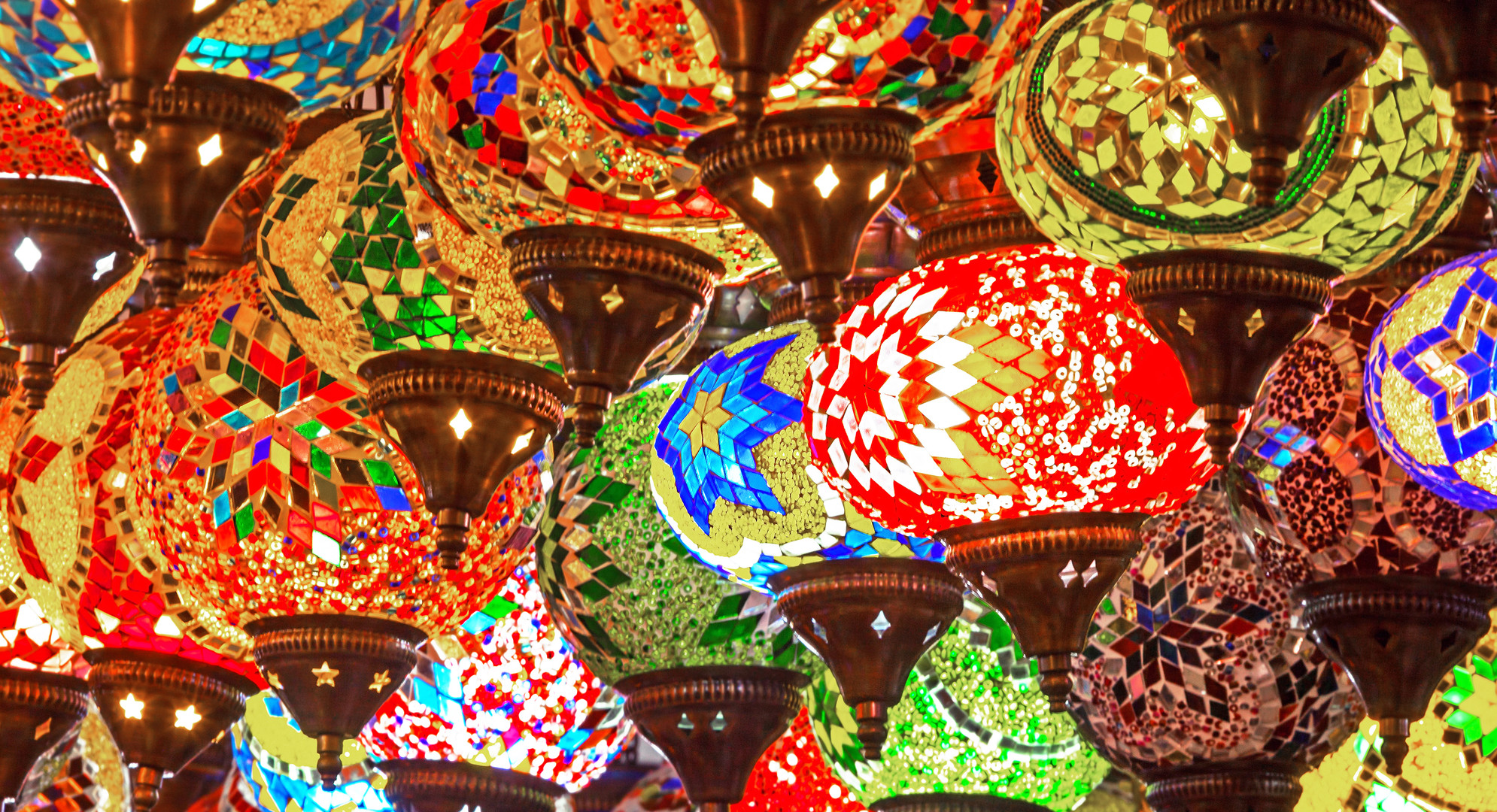 MOOC Summaries - Coursera - Arts and Humanities - Traditional arabic lamps background.